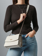 Cross Body Tas Calista Guess Wit calista BG733421-vue-porte